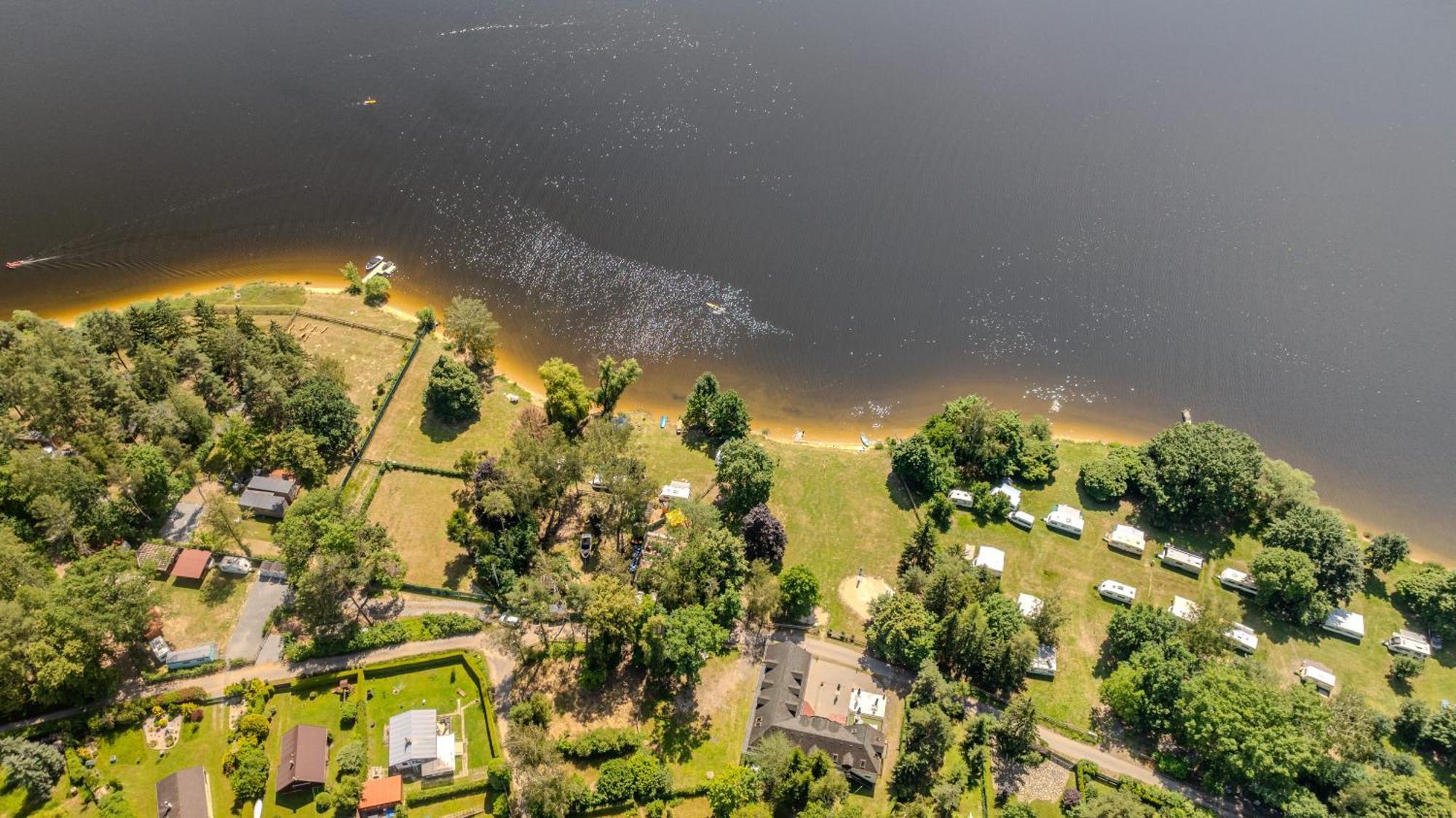 Tiche Misto Glamping Hotel Slapy Kültér fotó