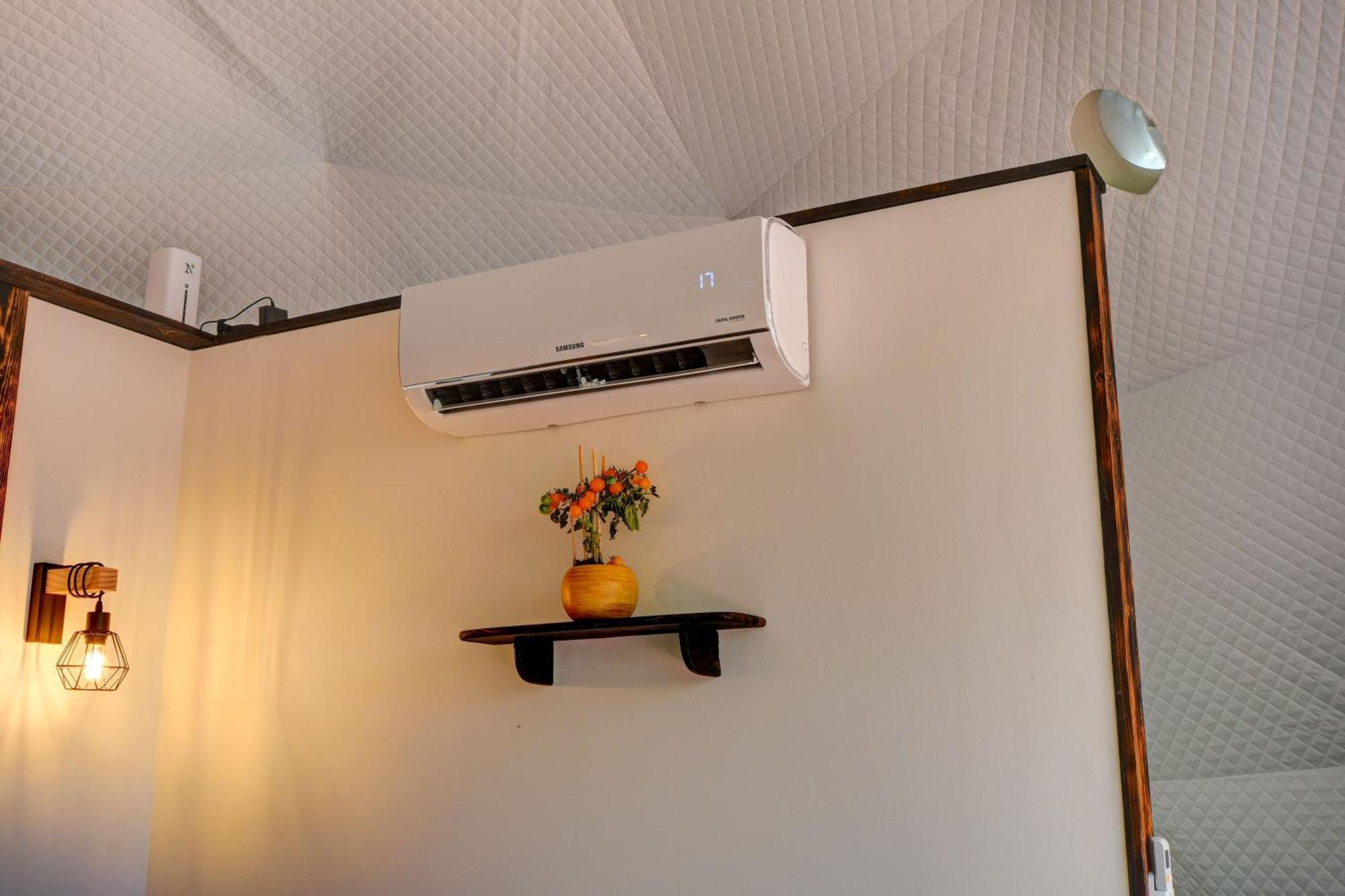 Tiche Misto Glamping Hotel Slapy Kültér fotó