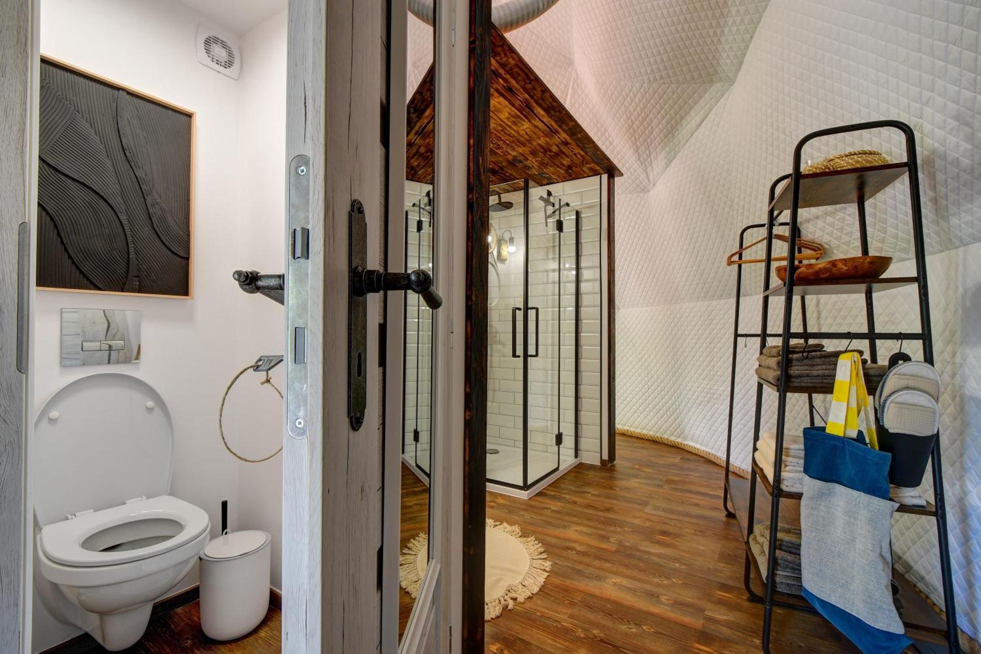 Tiche Misto Glamping Hotel Slapy Kültér fotó