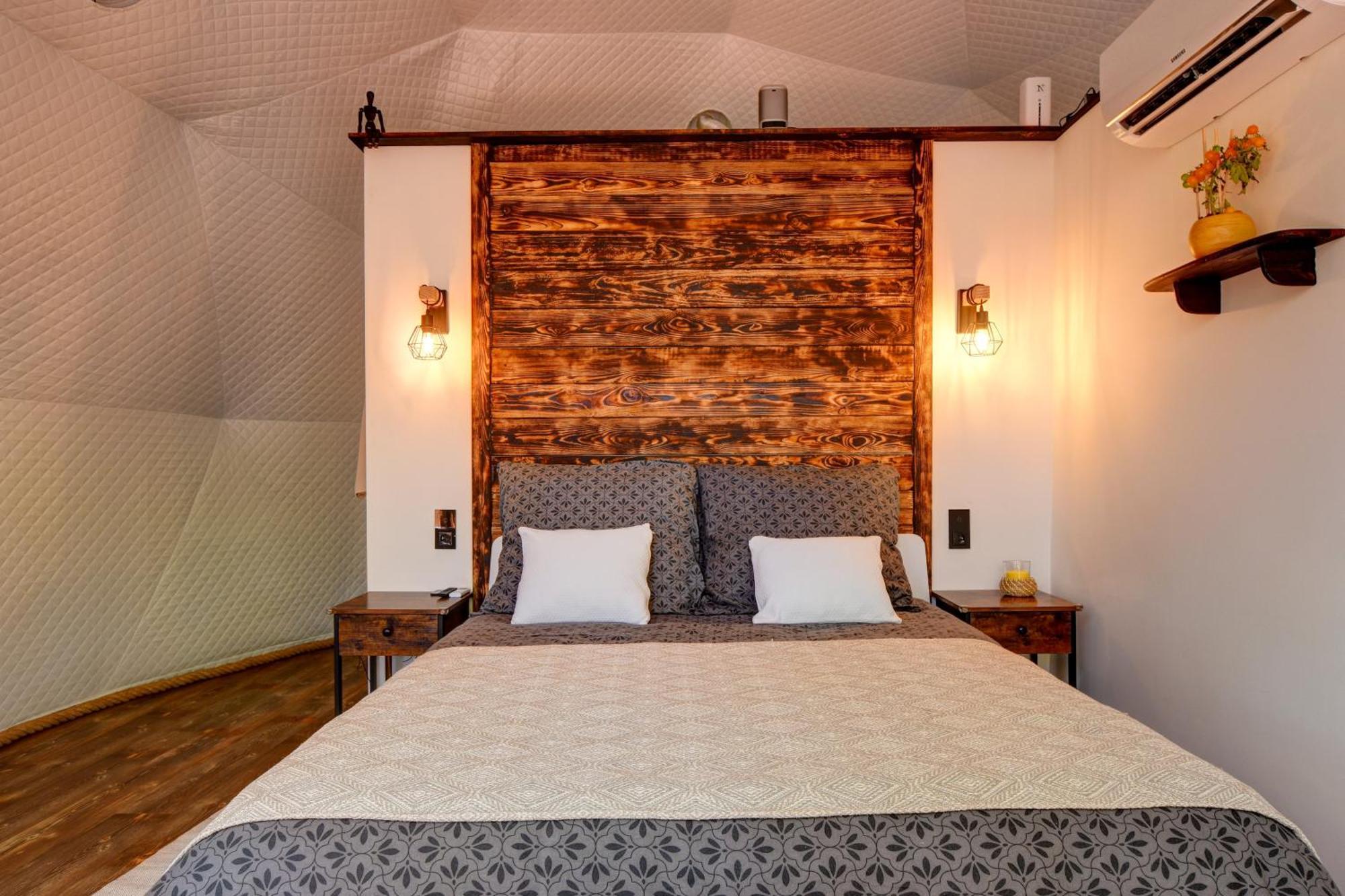 Tiche Misto Glamping Hotel Slapy Kültér fotó